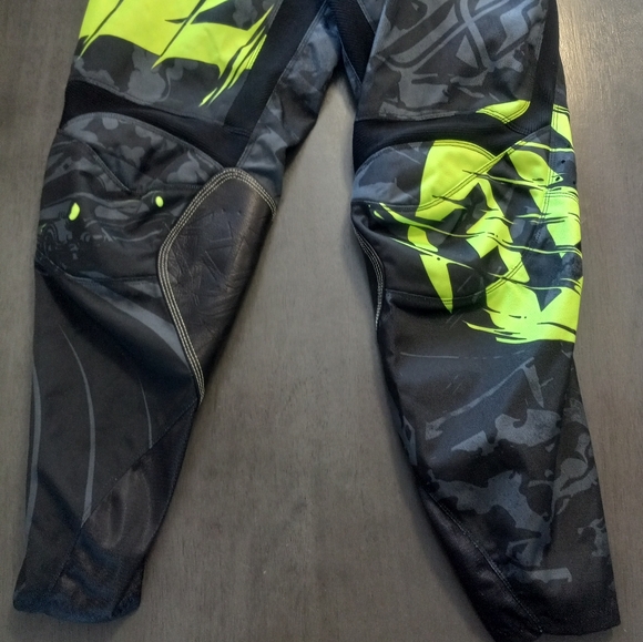 Fly Racing Kinetic Outlaw Motorcross Pants Black/Neon Green Mens Size 34 Nwt - Picture 2 of 11
